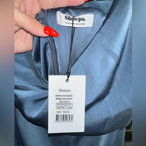 NWT - Showpo 	
SANDARA ONE SHOULDER STRAPPY BACK MAXI DRESS - Picture 4 of 5